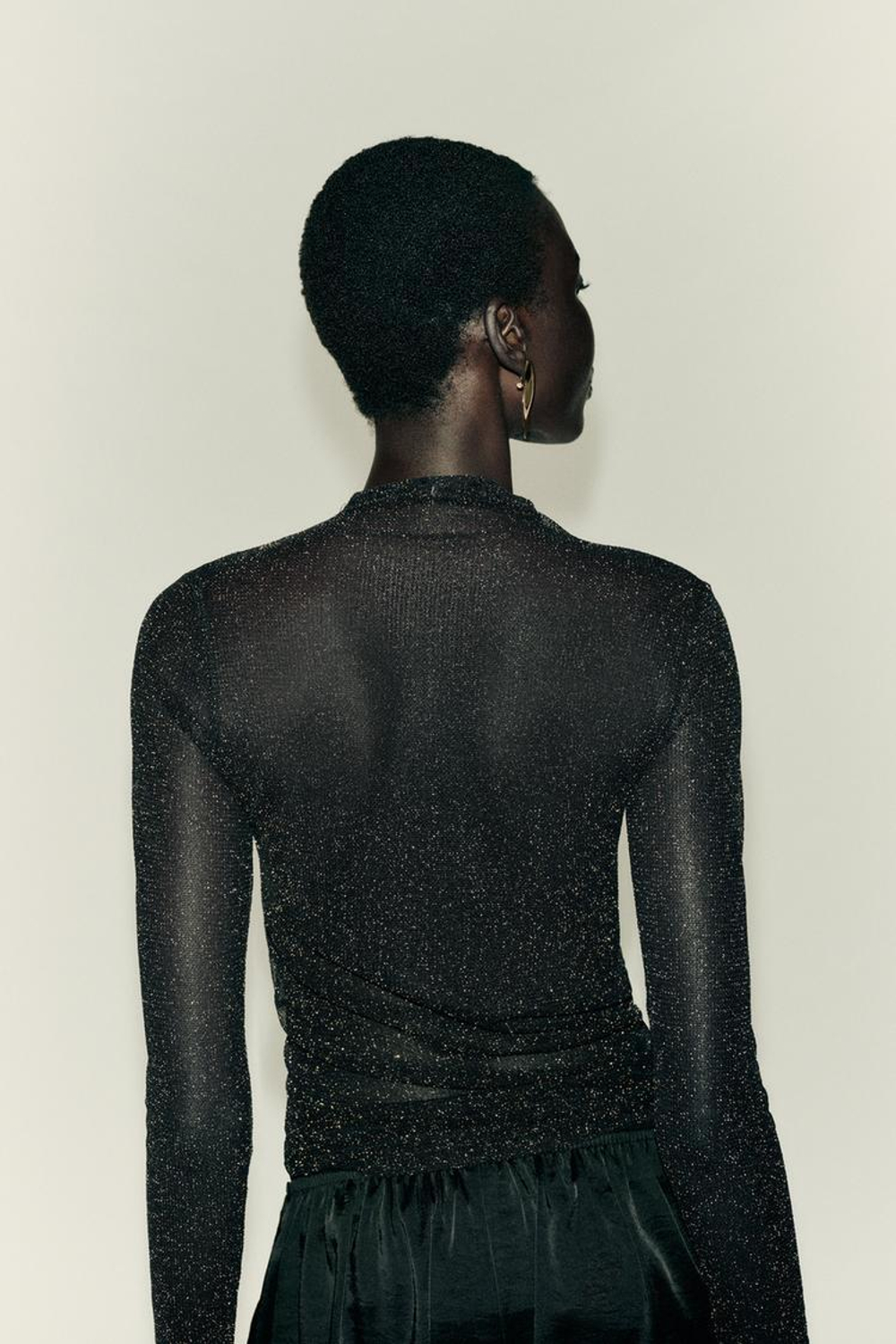 ZARA ТОП С БЛЕСТЯЩЕЙ НИТЬЮ, ЧЕРНЫЙ