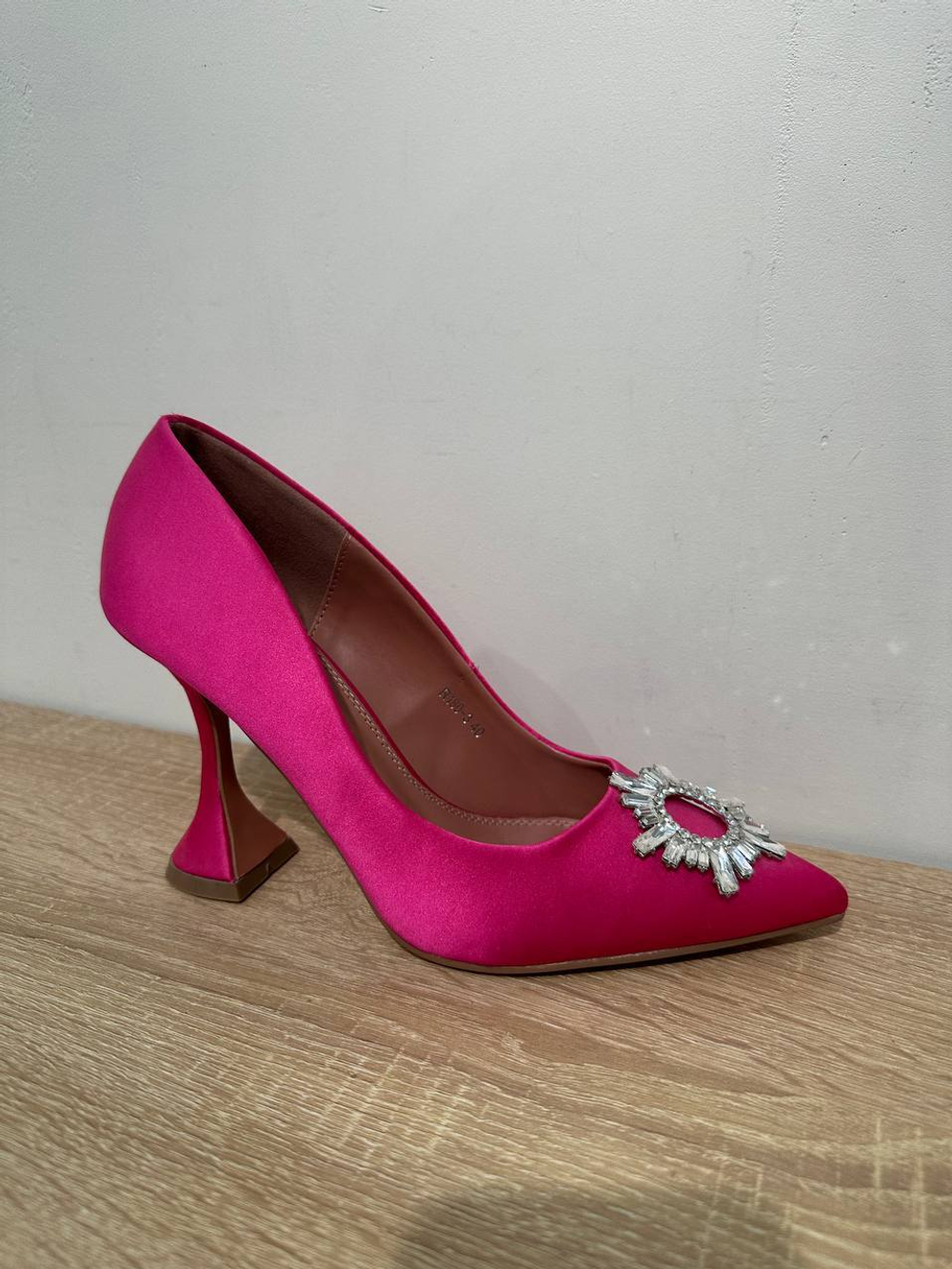 Туфли из нейлона