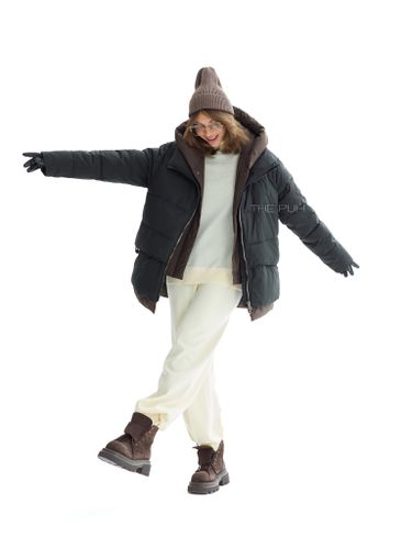 Куртка с контрастной отделкой в черном цвете