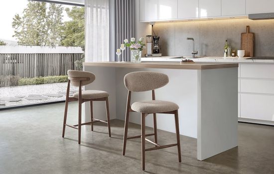 Стул полубарный Comfy 65 см, бежевая ткань, ножки орех