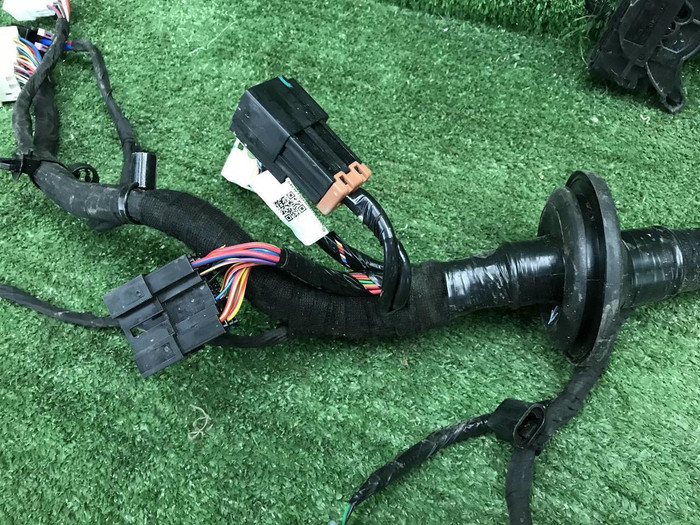 Проводка моторного отсека Geely Okavango (23-нв)