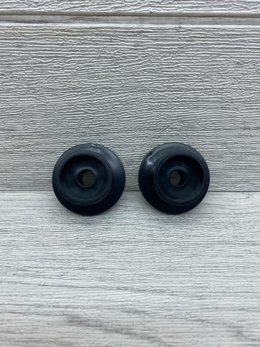 Колесо для мебели ролик для дивана диаметр 48 мм отверстие 10 мм 2 шт