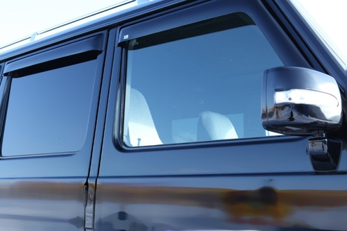 Дефлекторы боковых окон SIM для Mercedes-Benz G-Class (1990-2018) арт.SMERG9032