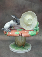 Статуэтка. Фарфор. Малыш с кроликом на мухоморе. Capodimonte. Италия