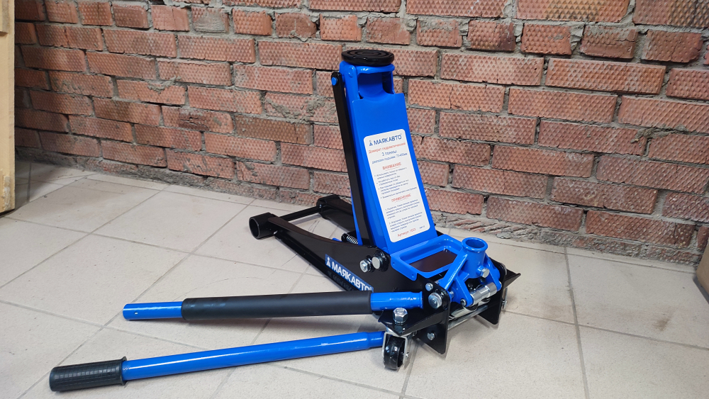 Домкрат подкатной низкопрофильный 3 тонны