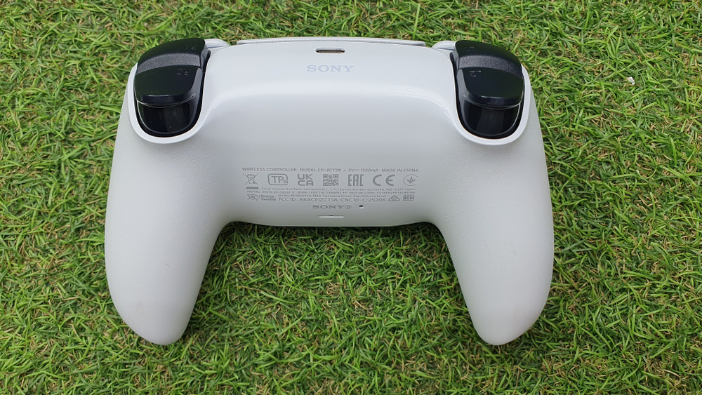 Игровая приставка Sony PlayStation 5 825 Гб, белый