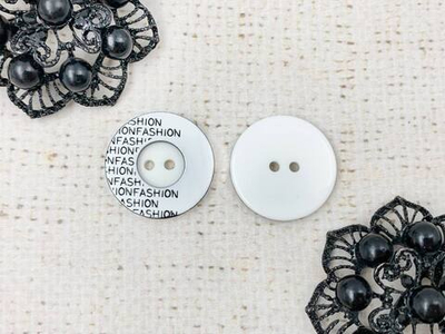 Пуговицы, d 2,5 см, белый