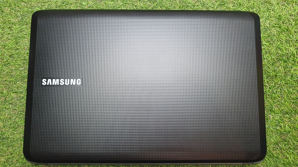 Ноутбук Samsung Pentium/4 Gb/NP-R530-JA09/Windows 7