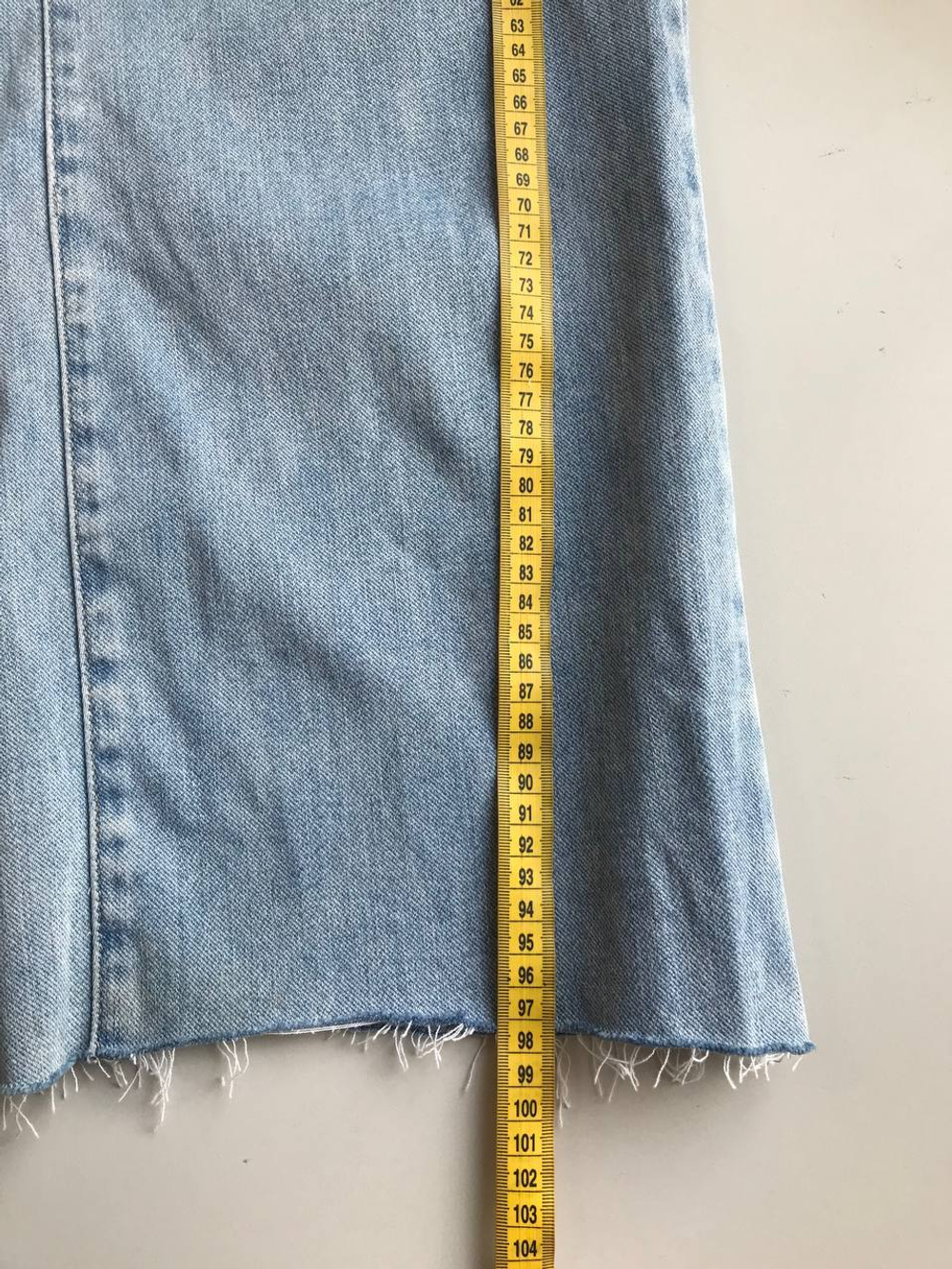 Джинсы широкого кроя, визуально на 42 размер