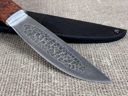 Шкуросъемный нож "Якут" с кованым долом, дамасская сталь, рукоять мореная карельская береза