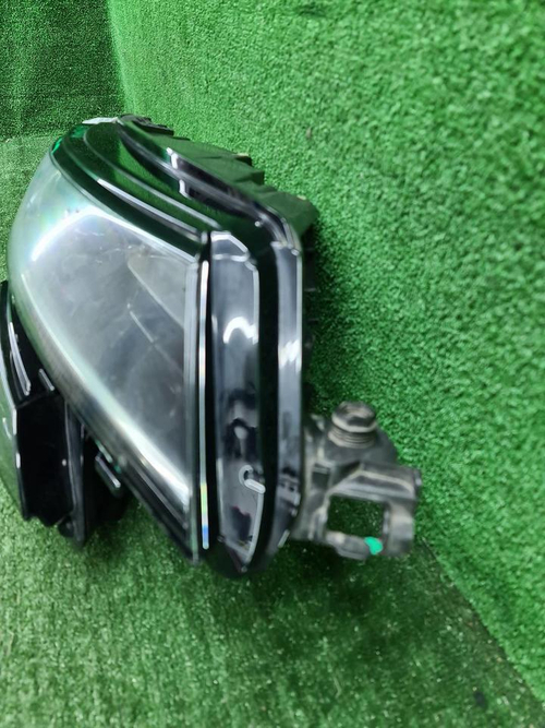 Фара правая Skoda Kodiaq (2016-2022) LED