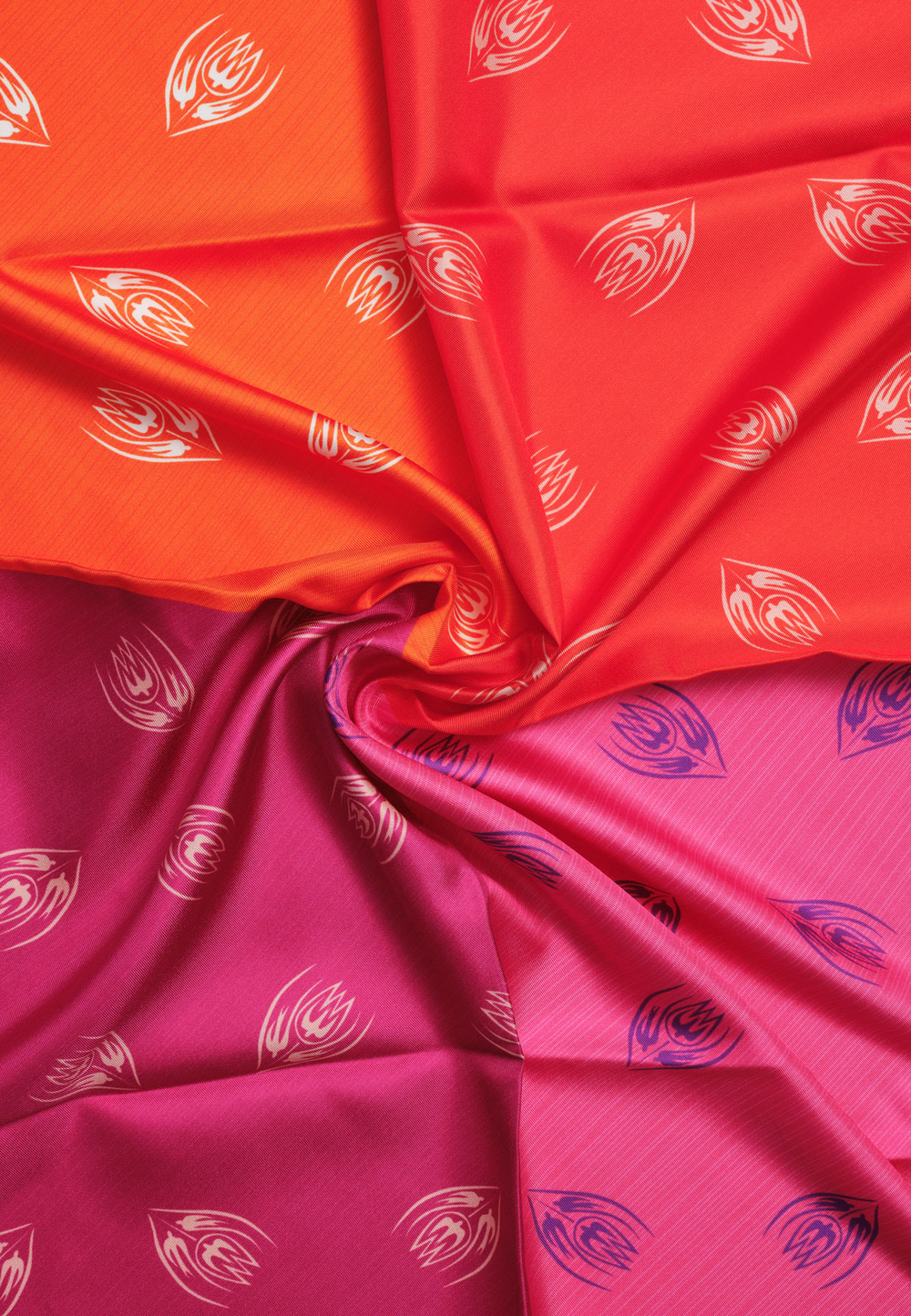 Шелковый платок Qarlygash&Qyzgaldaq RED PINK 90х90