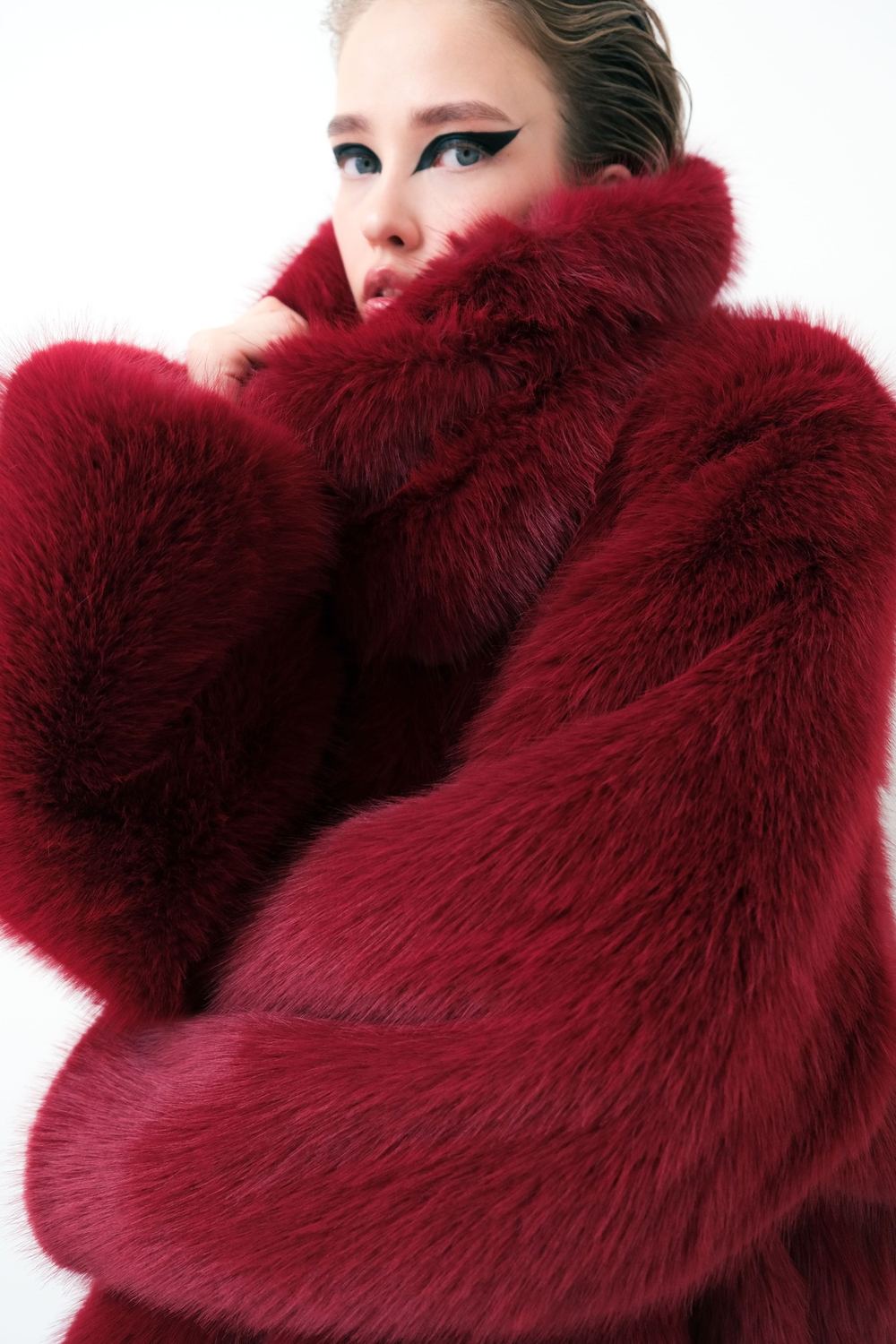 Шуба Old Money Red