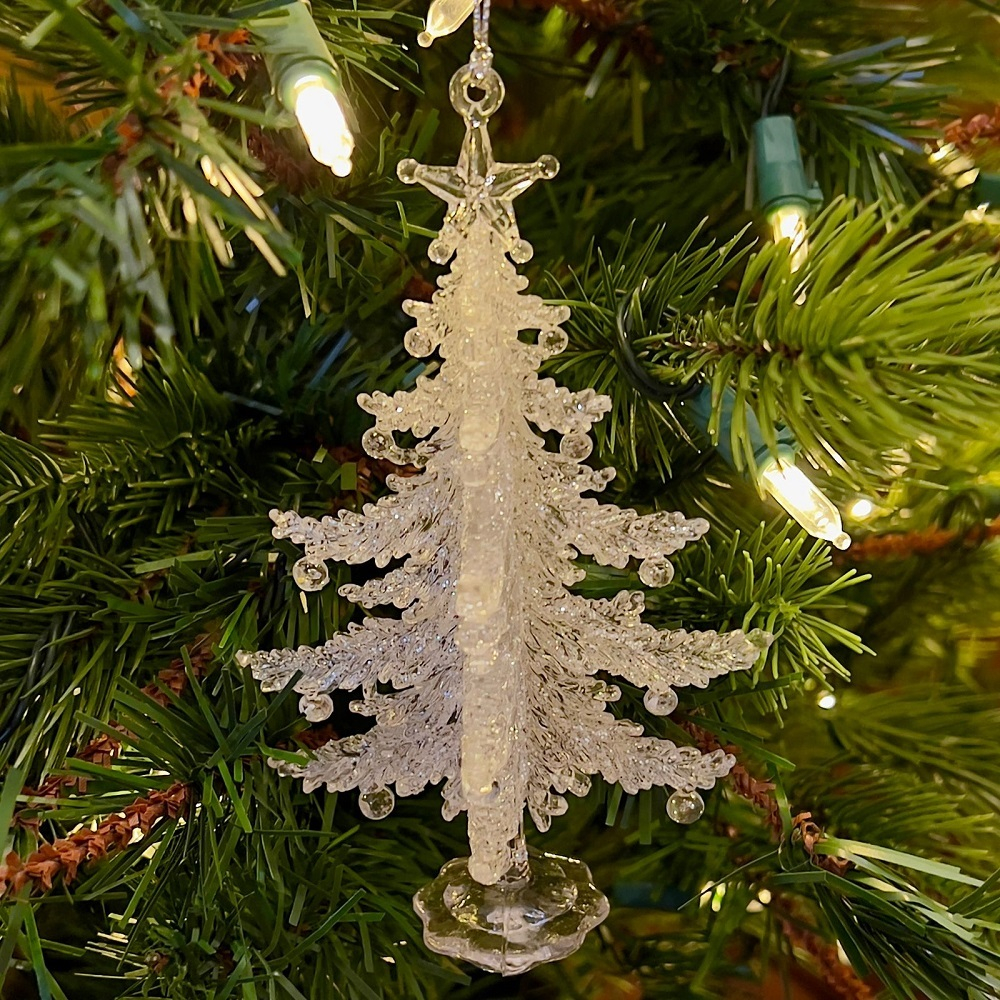 Ёлка белая, ёлочное украшение