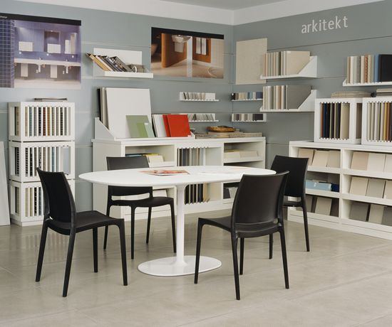 Стул пластиковый Maya черный