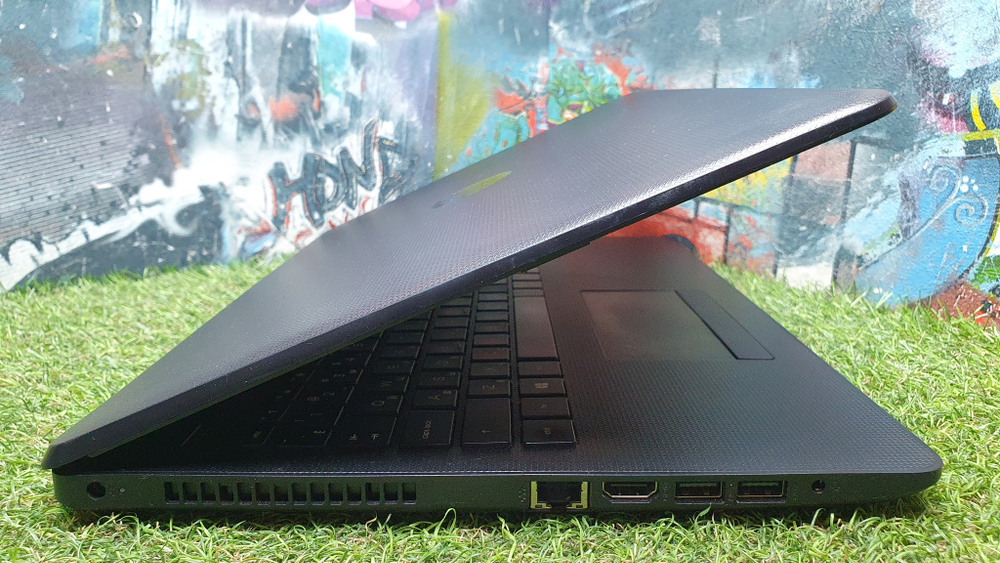 Ноутбук HP Celeron/4Gb/15-ra002ur [8ul25ea] /Windows 10