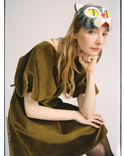 Платье с запахом на спине и рукавами-фонариками из бархата,"Оливки в мартини"