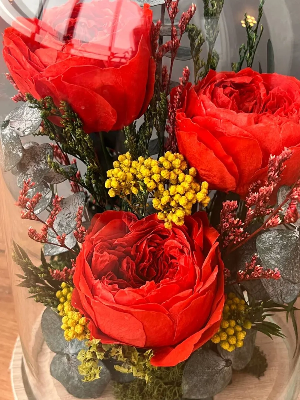 натуральные пионы в колбе