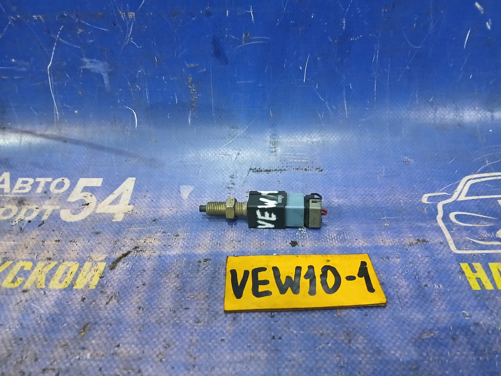 Датчик педали тормоза NISSAN AVENIR 1997