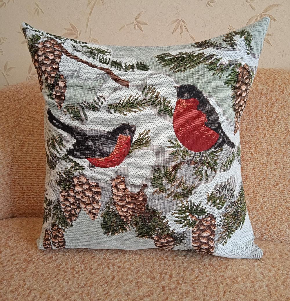 Декоративный гобеленовый чехол для интерьерной подушки Снегири 47х47