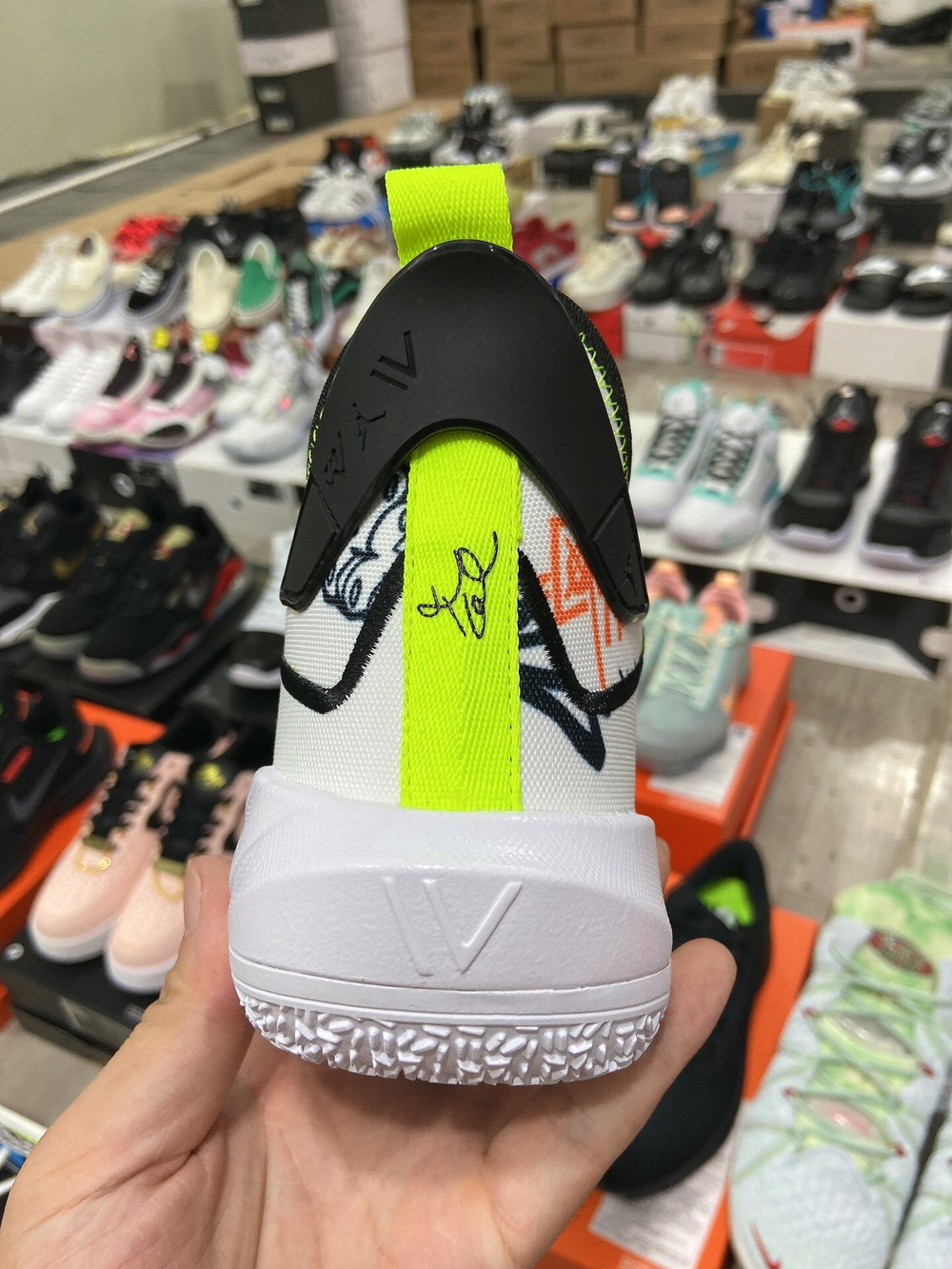 Jordan Why Not Zer0.4 Graffiti