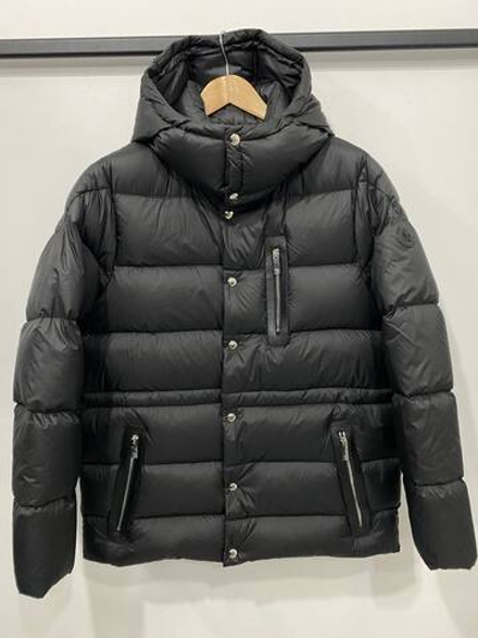 Пуховик Moncler