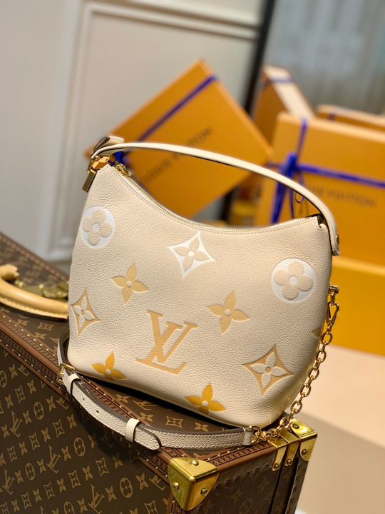Louis Vuitton Marshmallow PM