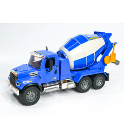Радиоуправляемый бетоновоз Double Eagle Freightliner 114SD 1/20 2.4G RTR