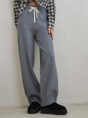 Серые трикотажные брюки