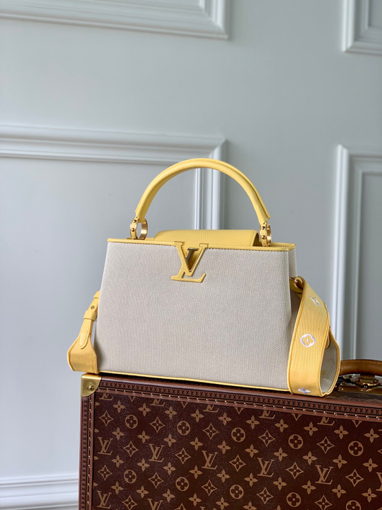 Louis Vuitton Capucines MM