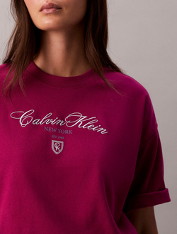 Футболка Calvin Klein Script Logo Graphic Relaxed Fruity Sangria