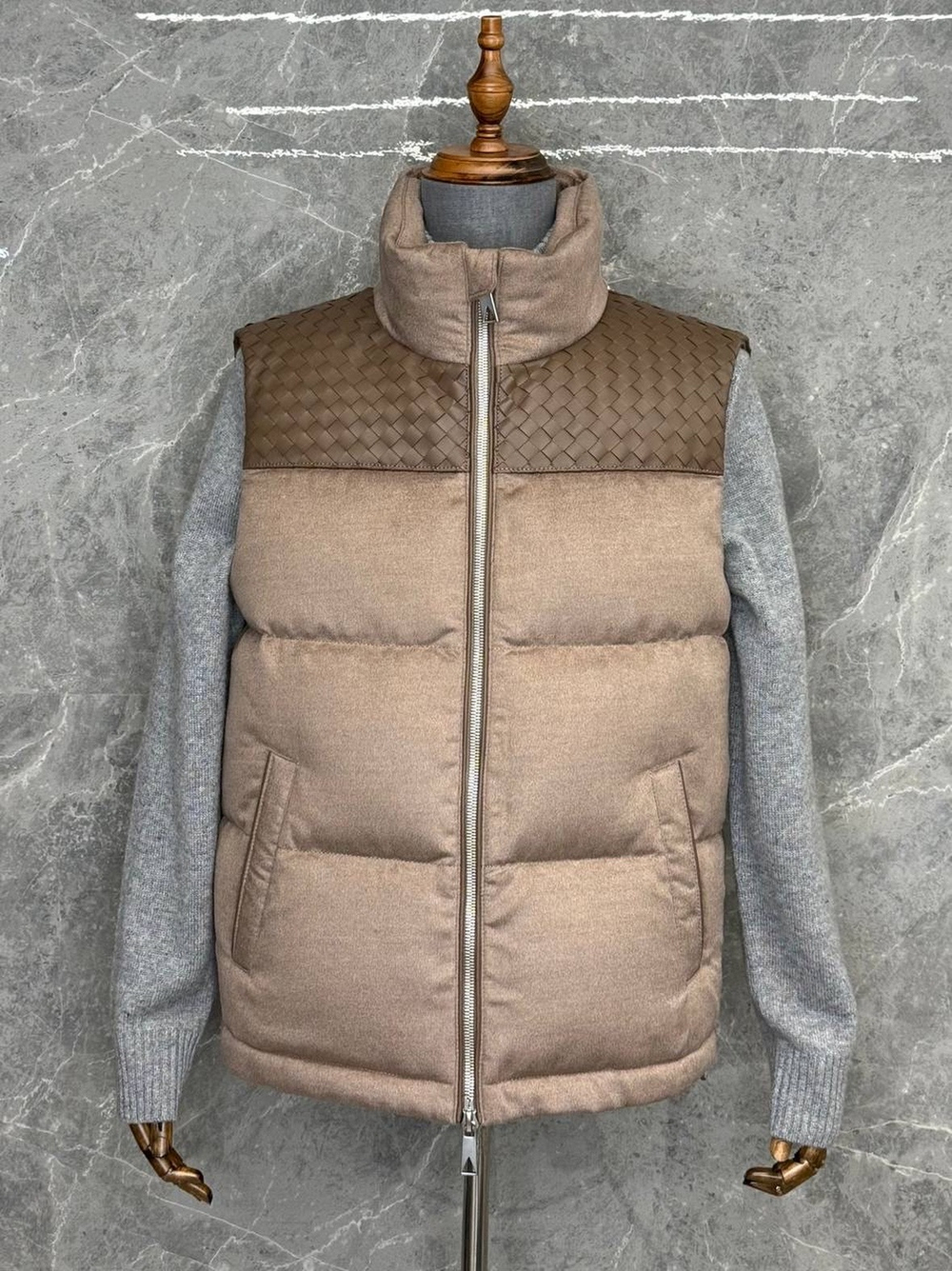 Пуховый жилет Bottega Veneta