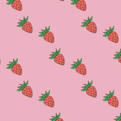 клубника на розовом фоне