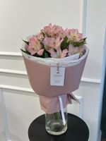 Букет из альстромерии в нежно розовом оттенке