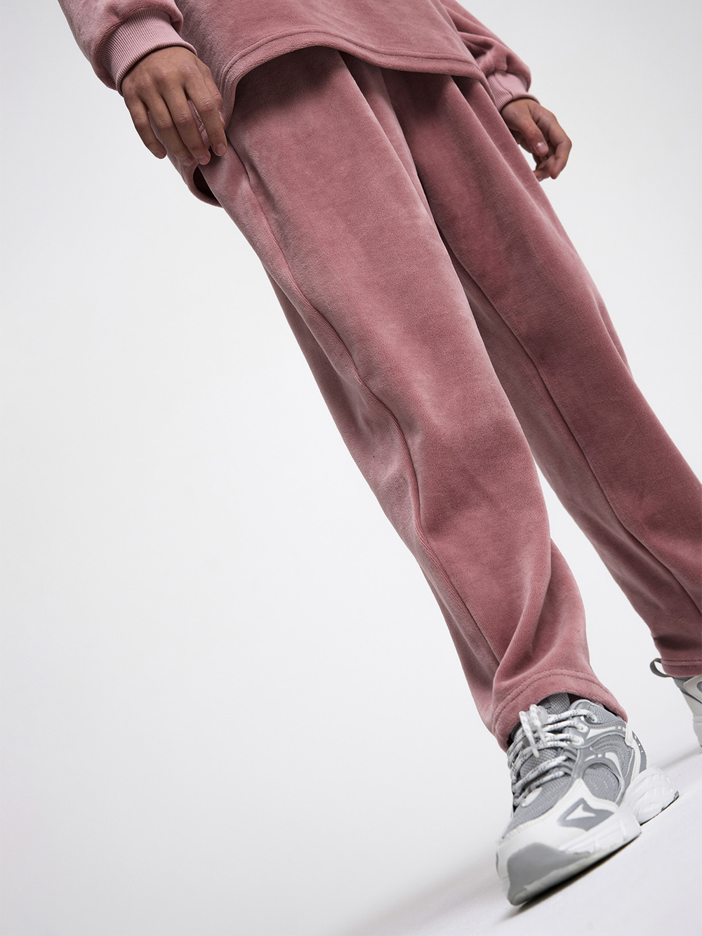 Велюровый комплект Mjölk (свитшот и брюки) Desert Rose, уценка