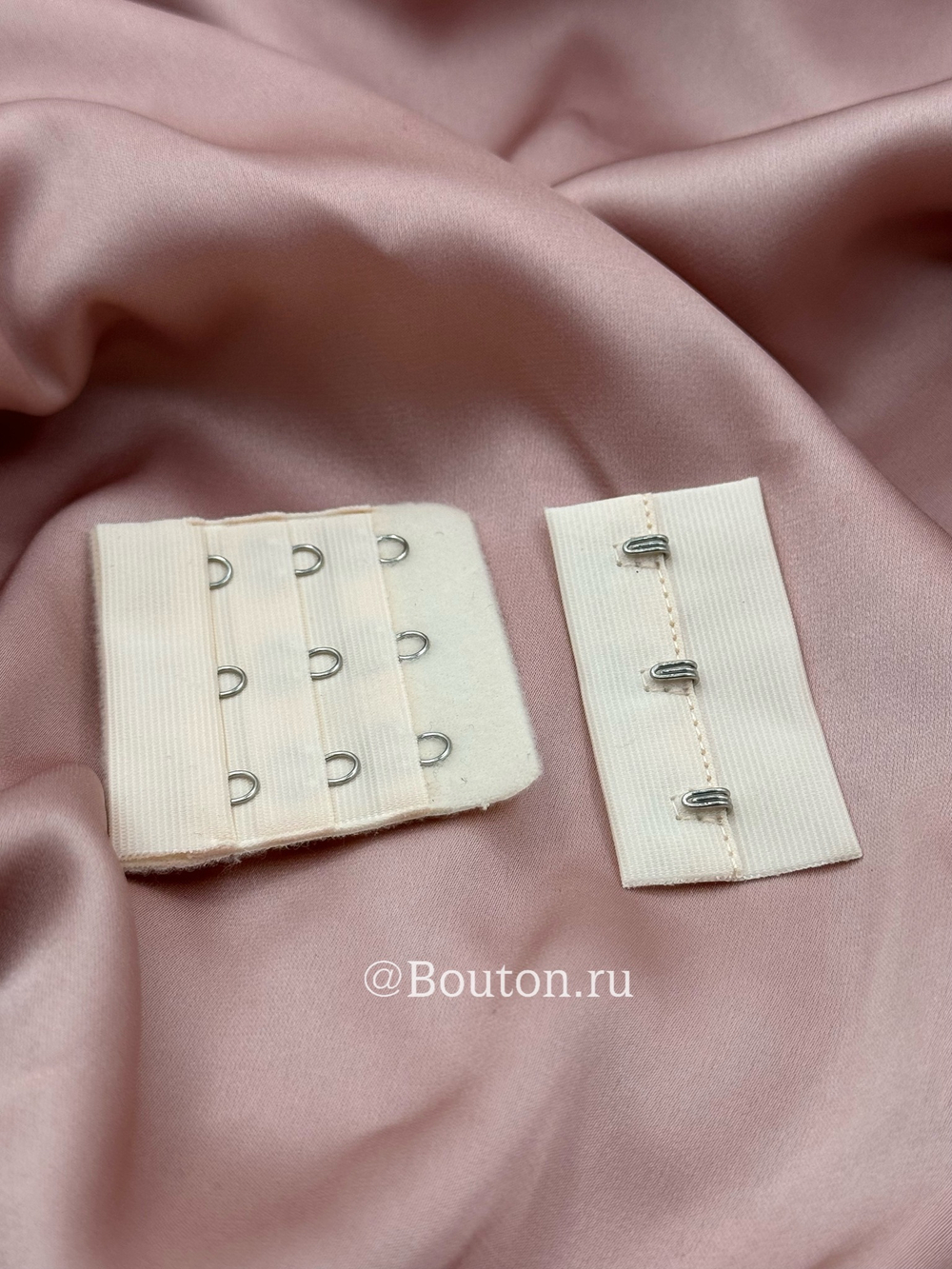 Застежка для бюстгальтера светло-бежевая 3 ряда 9 петель 3 крючка 5х5,5 см