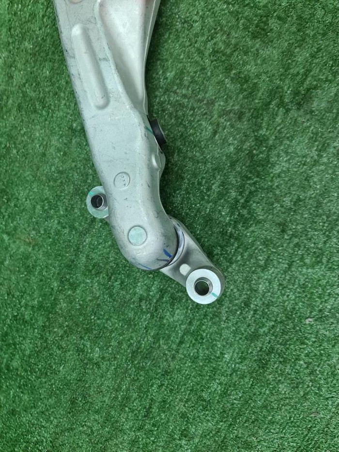 Рычаг передний левый Lixiang L9 (2022-н.в.)