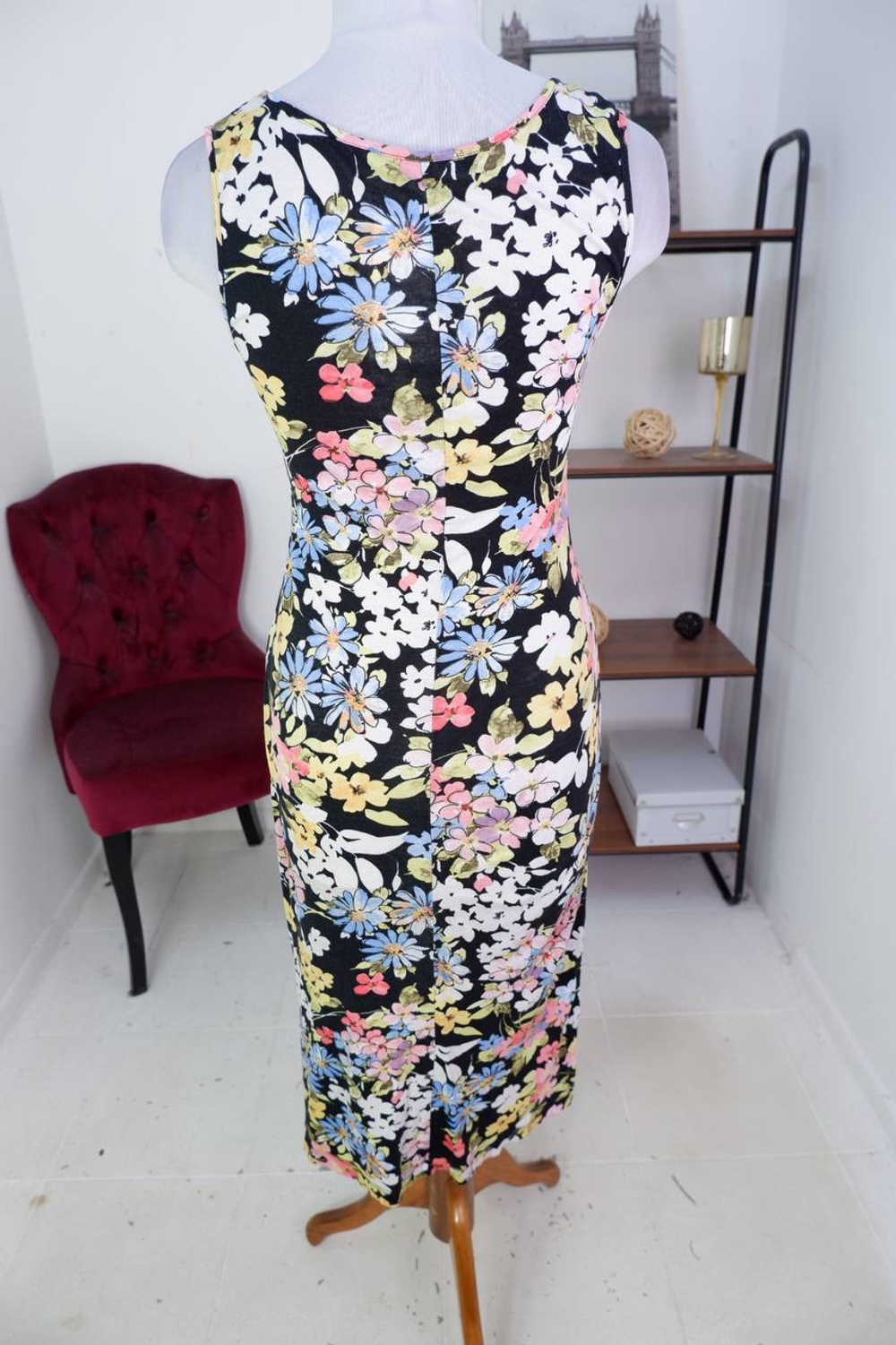 Платье обтягивающее тонкое, визуально на 44 размер