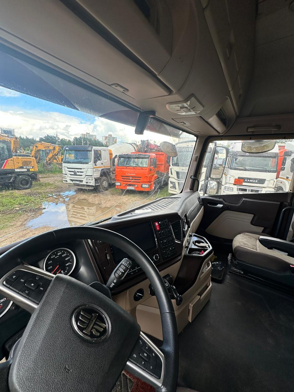 FAW JH6 4x2 Седельный тягач CA4180P25K15E5A80 (Дизельный, 11,6 л, 453 л.с., АТ)