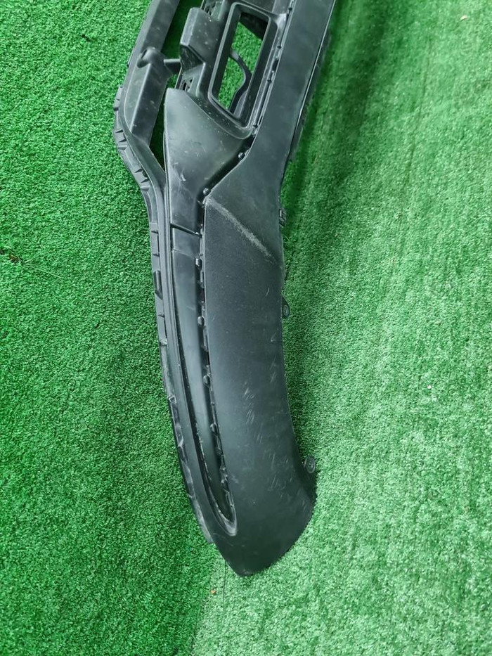 Юбка переднего бампера Mercedes GLC X253 19-22 AMG