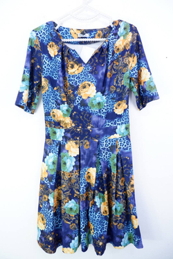 Платье Ninele яркое, приятное 42 размер