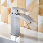 Cмеситель для раковины RIMERO RM1007CR (Хром)