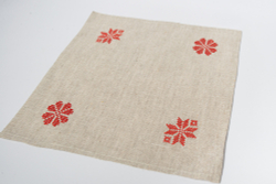Салфетка с вышивкой