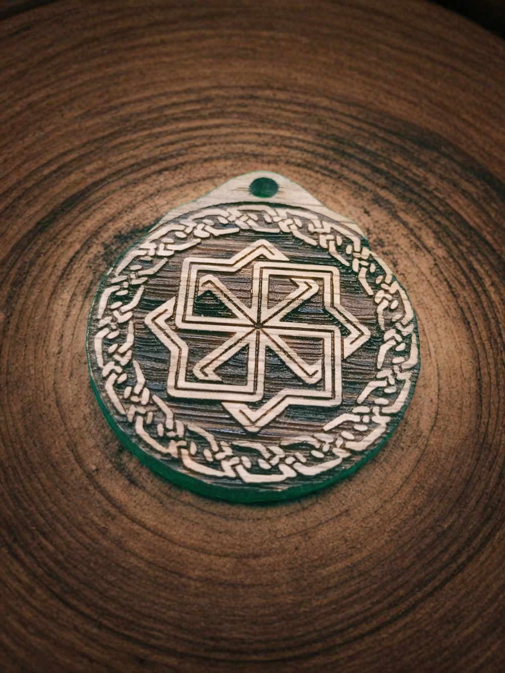 Славянский оберег Молвинец. Дуб