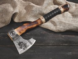 Топор "Один", рукоять комель берёзы (обжиг)