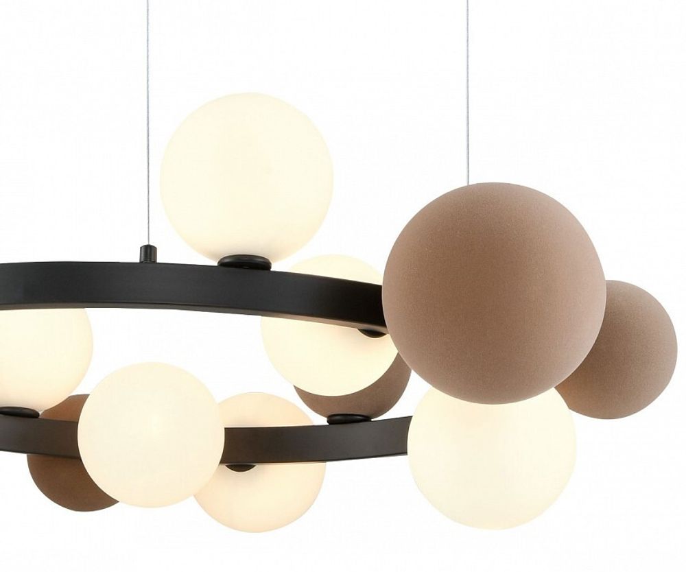 Подвесная люстра Wertmark Berta WE237.15.003