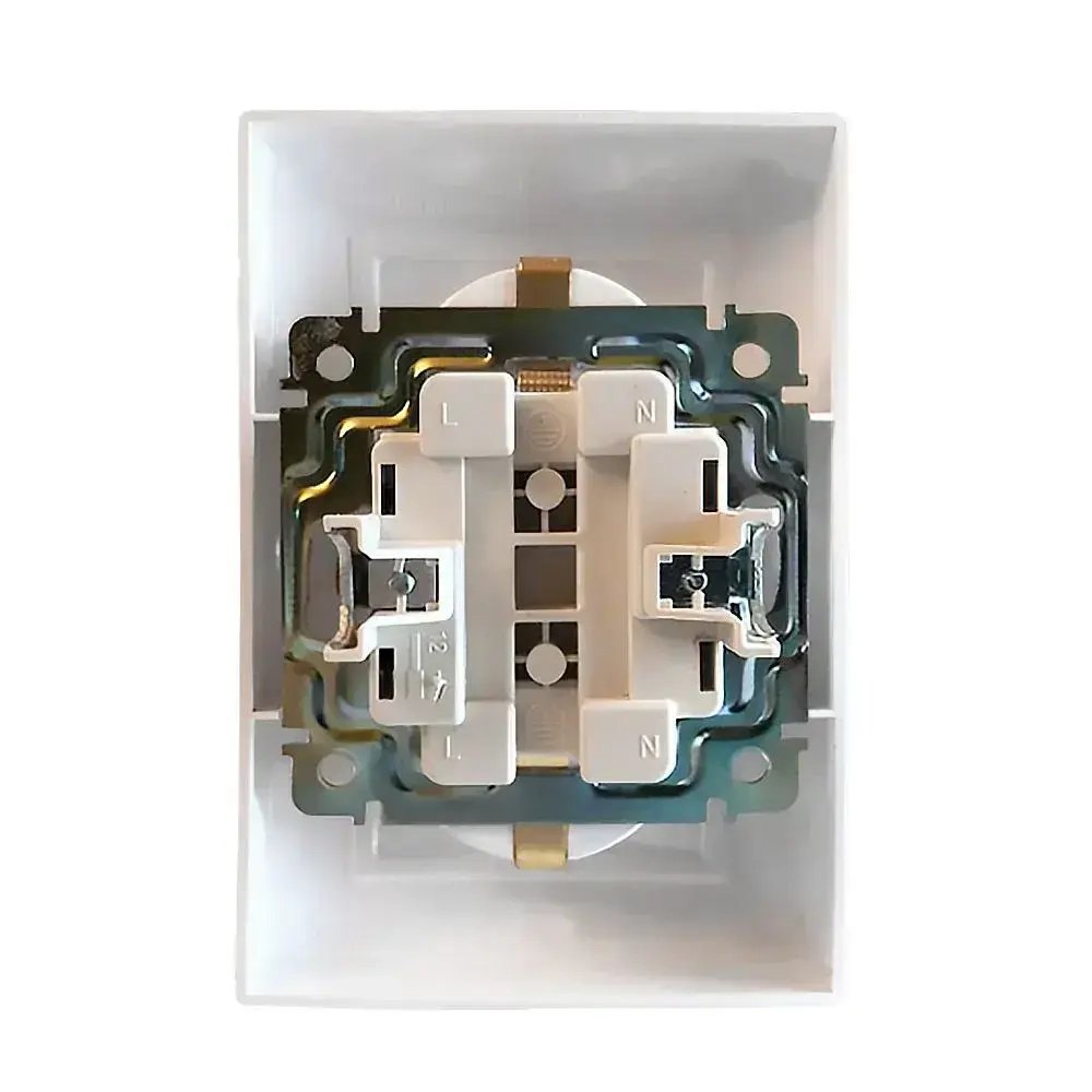 Розетка двойная с заземлением Слоновая кость Legrand Valena