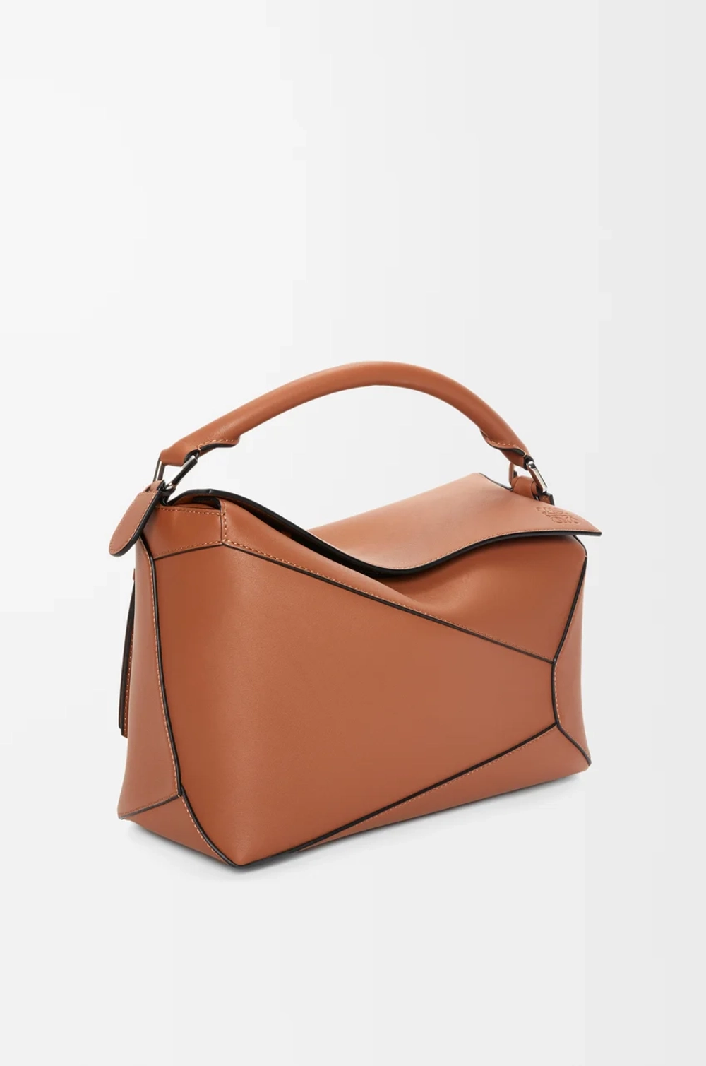 Loewe Сумка среднего размера Puzzle Edge из классической телячьей кожи, коричневый