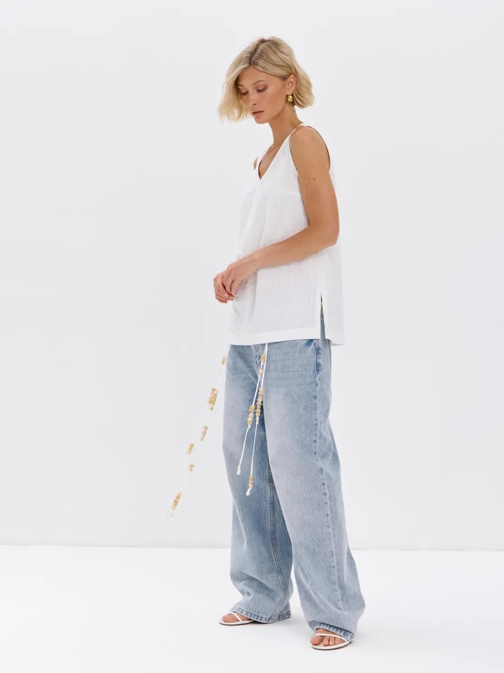 Удлиненный топ из льна с V-вырезом