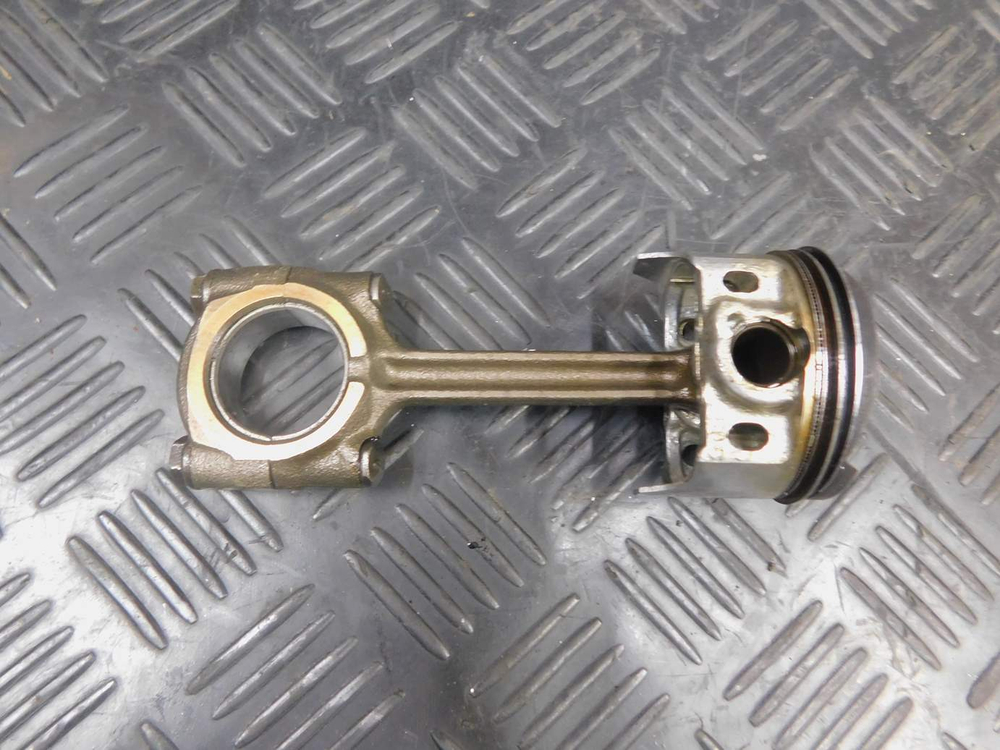 Поршень Kawasaki ZZR 400 98 (с шатуном) 052953